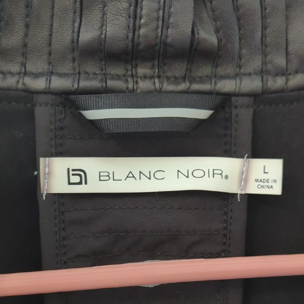 Blanc Noir Textured Black Blazer - Picture 2 of 6